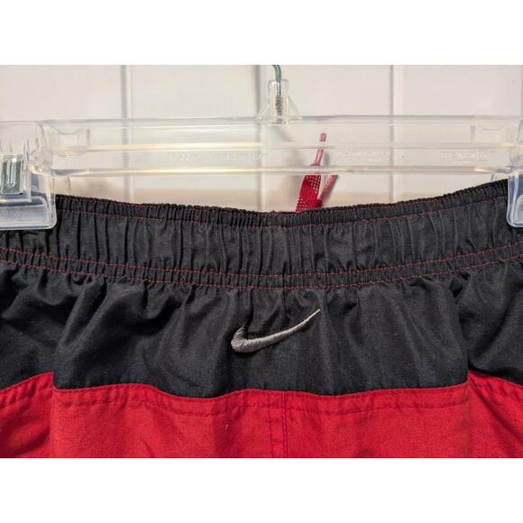 Mens Nike Swim Trunks Red Black Mesh Lined Board Shorts Size L - Picture 5 of 7